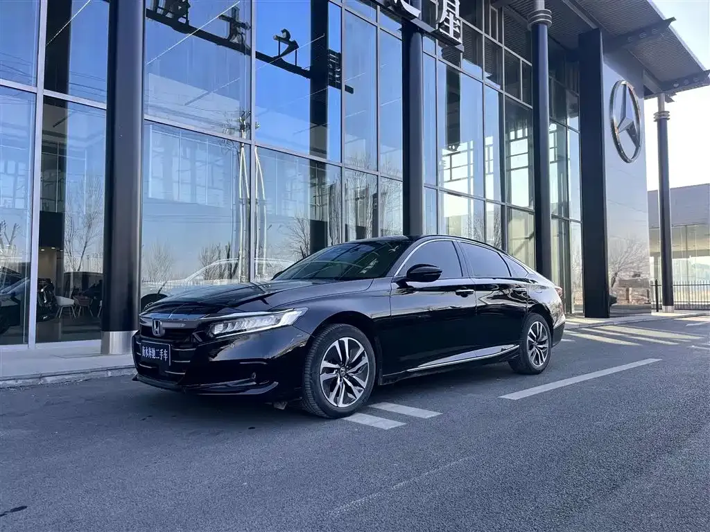 Honda Accord — фото 1