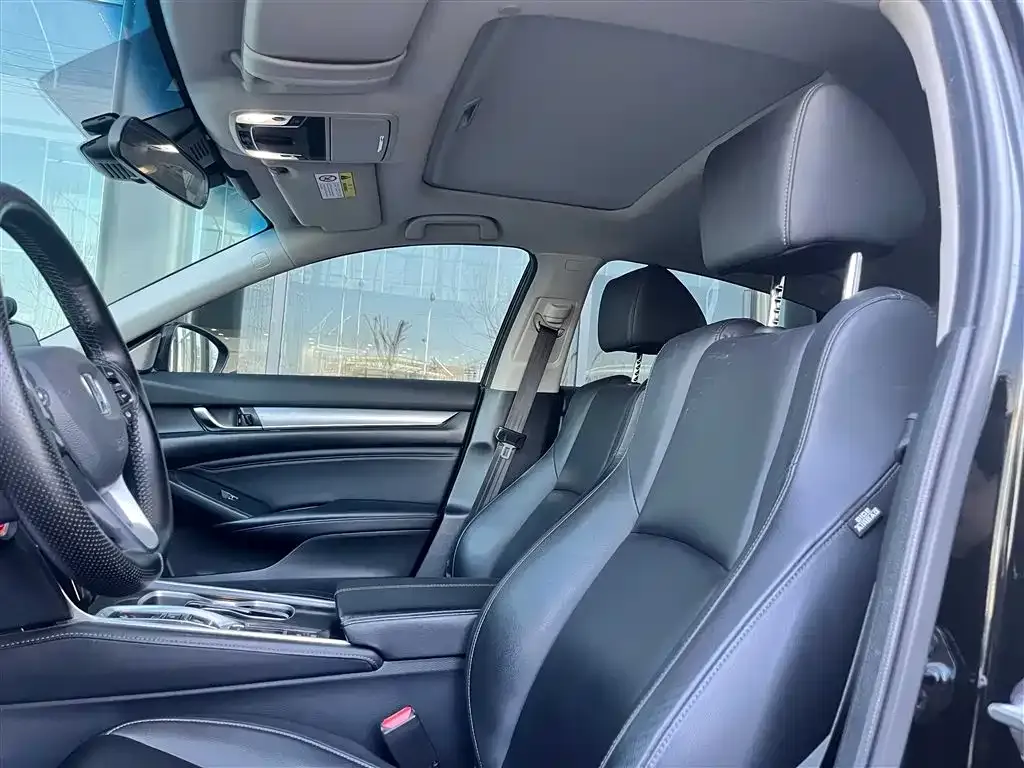 Honda Accord — фото 6