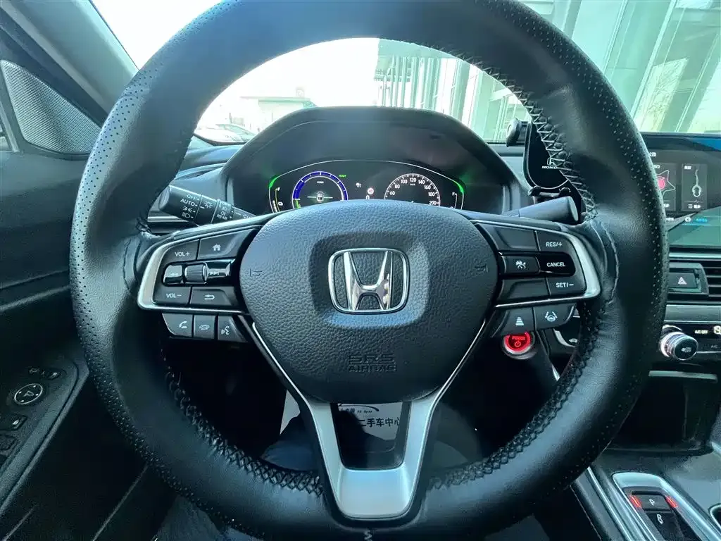 Honda Accord — фото 10