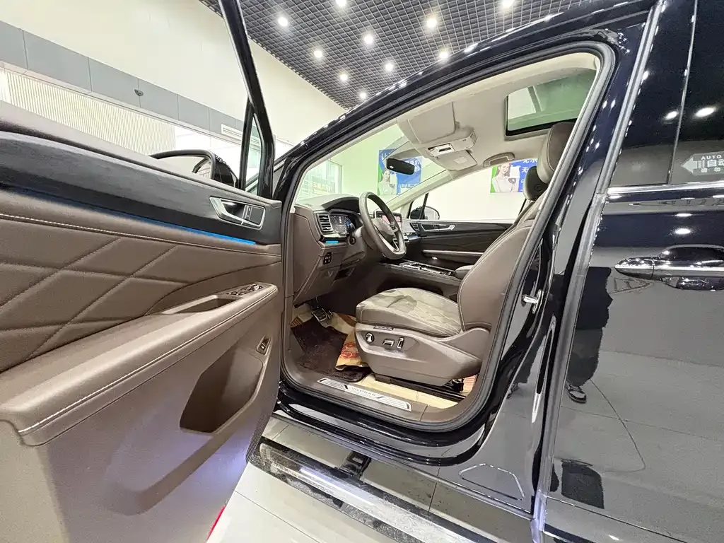 Volkswagen Viloran 2023 из CN, фото 8