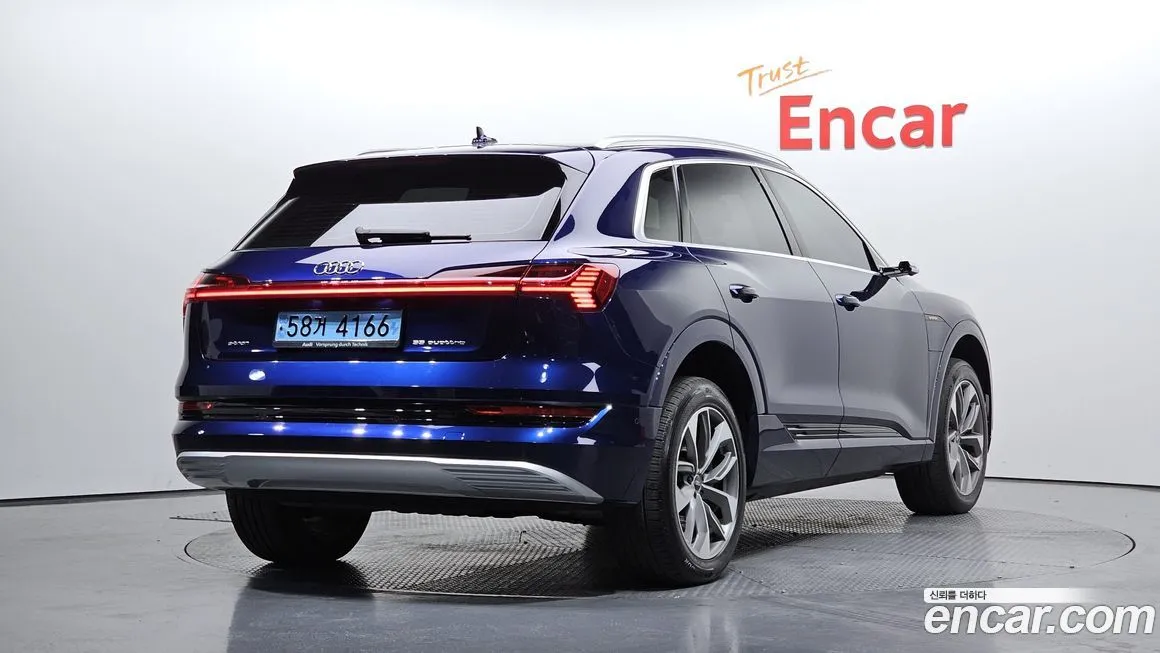 Audi e-tron 2021 из KR, фото 3
