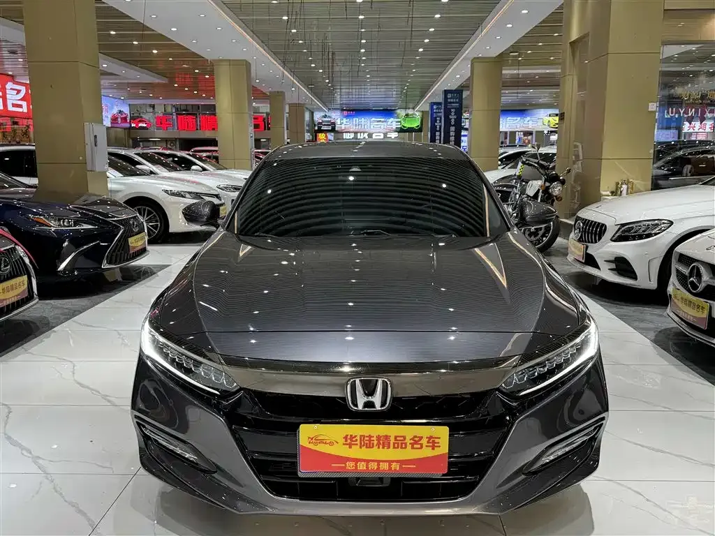 Honda Accord — фото 8