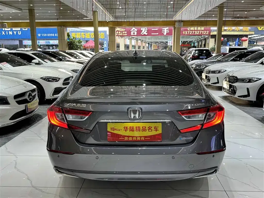 Honda Accord — фото 10