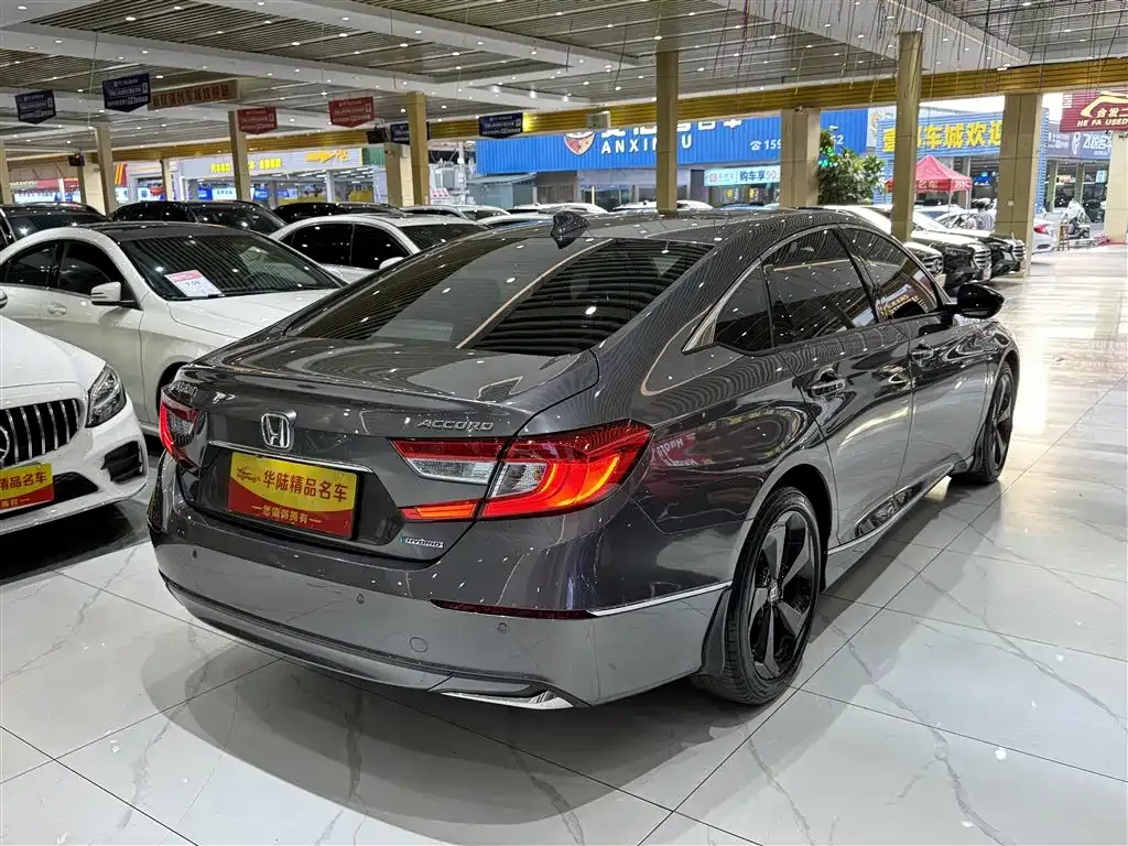 Honda Accord — фото 6