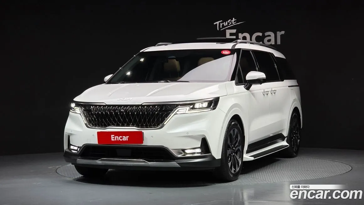 Kia Carnival — фото 1