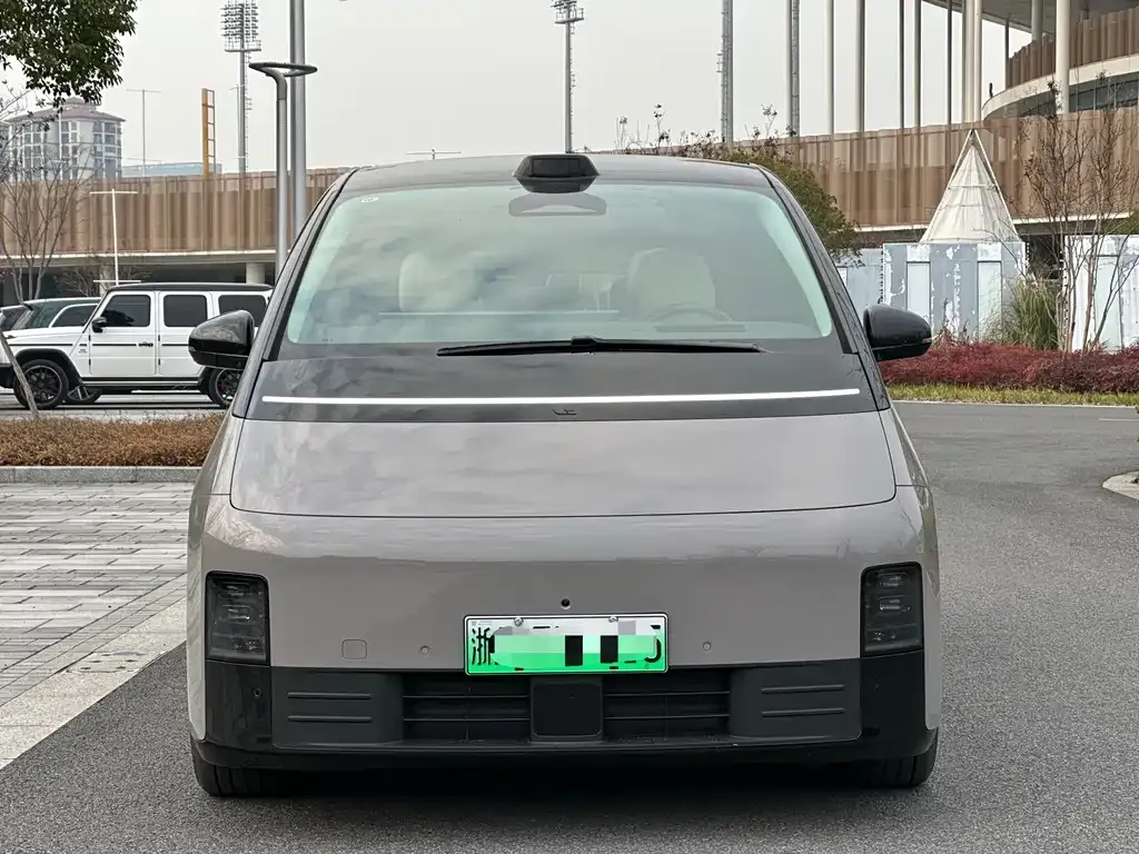 Li Auto MEGA — фото 4