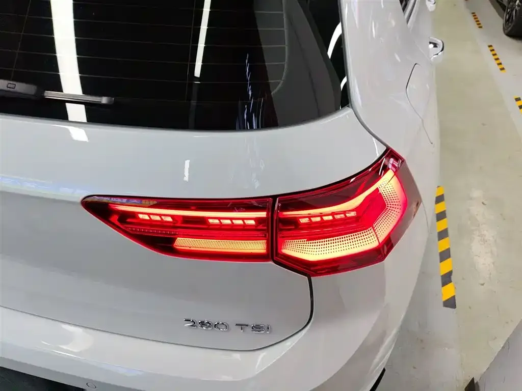 Volkswagen Golf 2022 из CN, фото 8