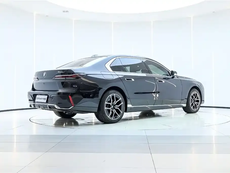 BMW 7 Series 2024 из CN, фото 10