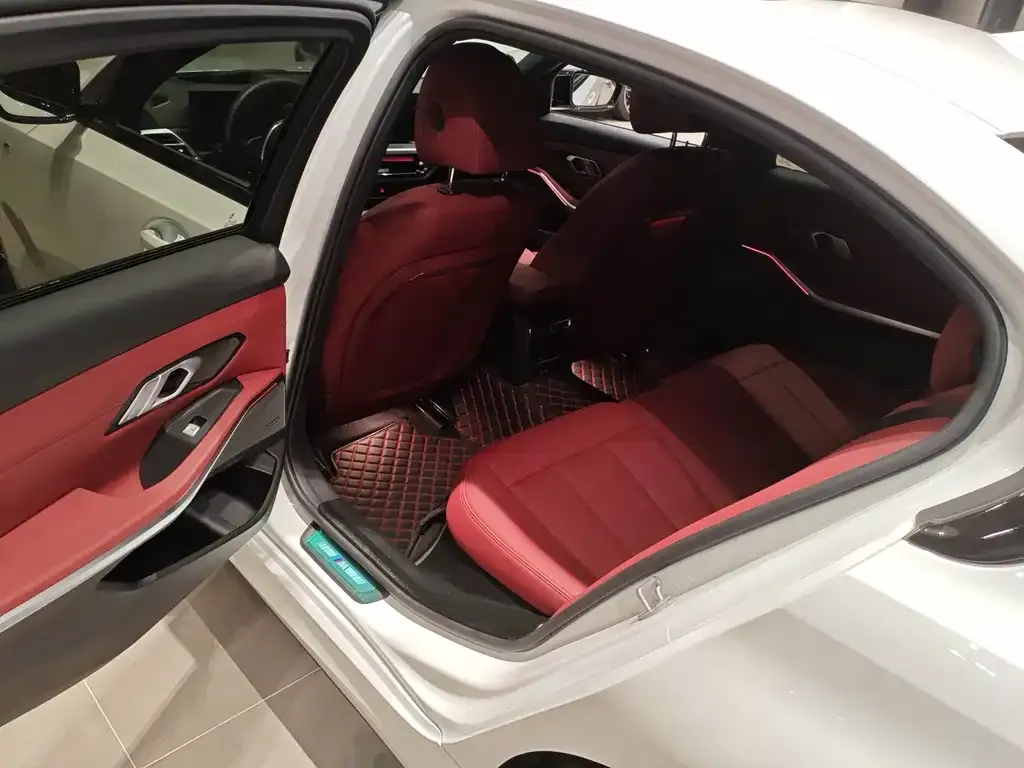 BMW 3 Series 2024 из CN, фото 6