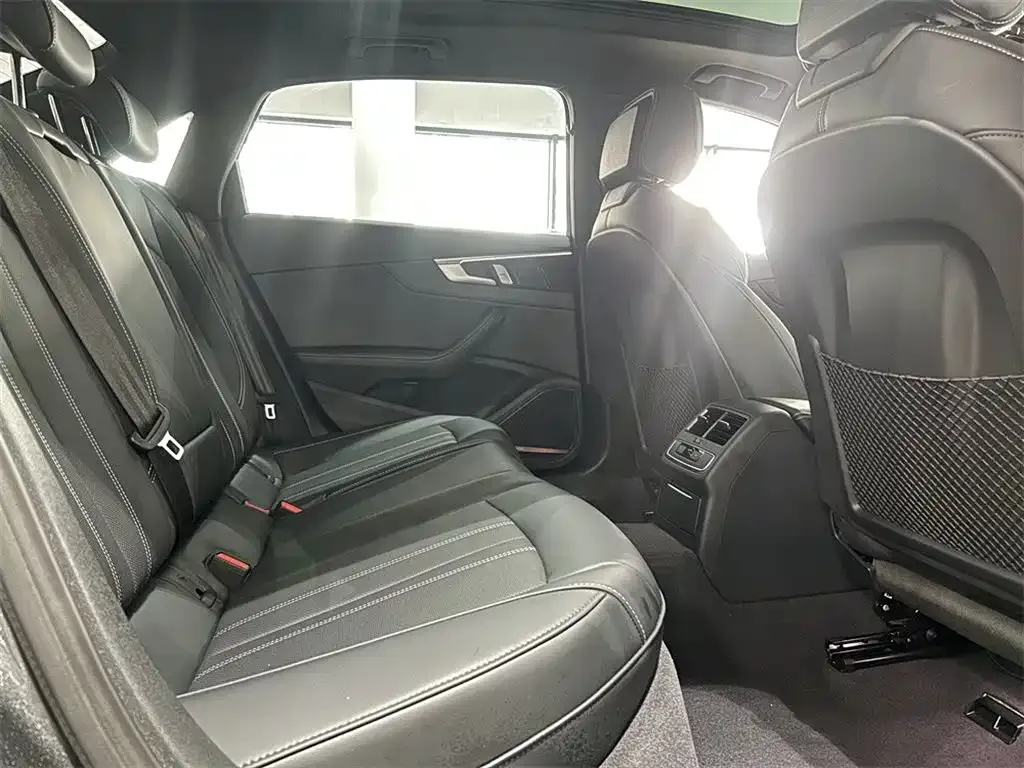 Audi A4L 2025 из CN, фото 10