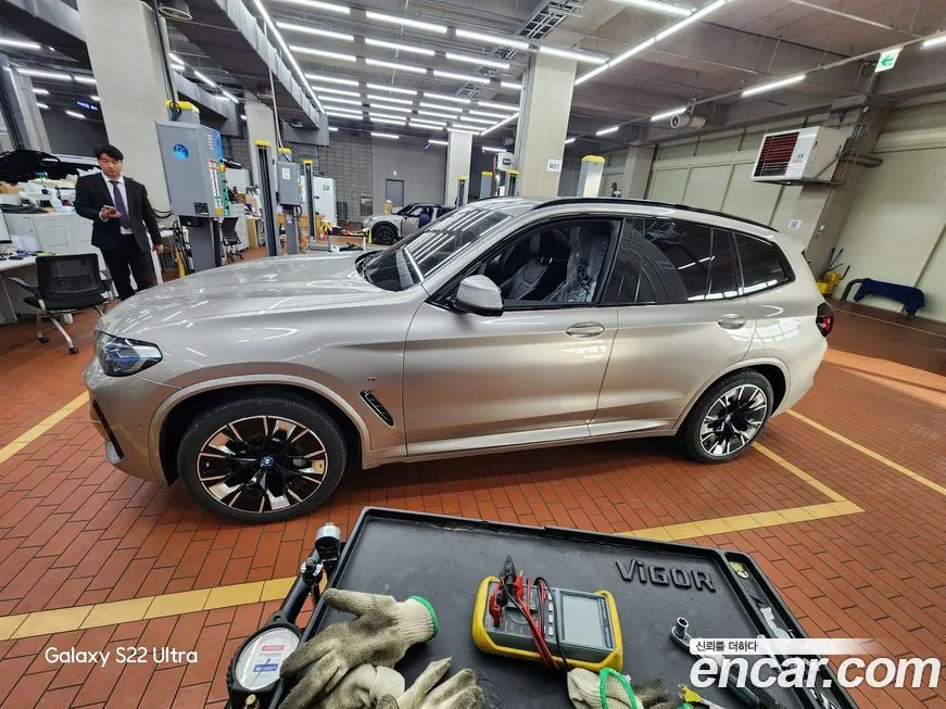 BMW iX3 — фото 4