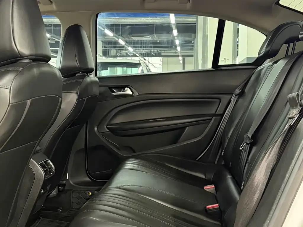 Peugeot 408 2025 из CN, фото 5