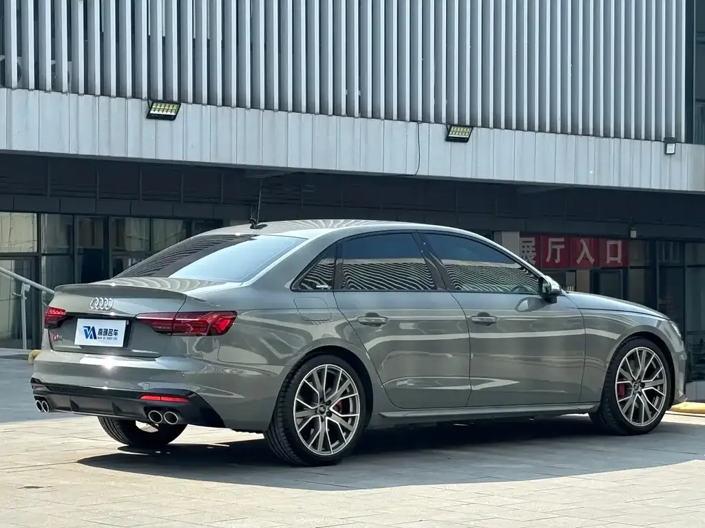 Audi S4 2023 из CN, фото 3