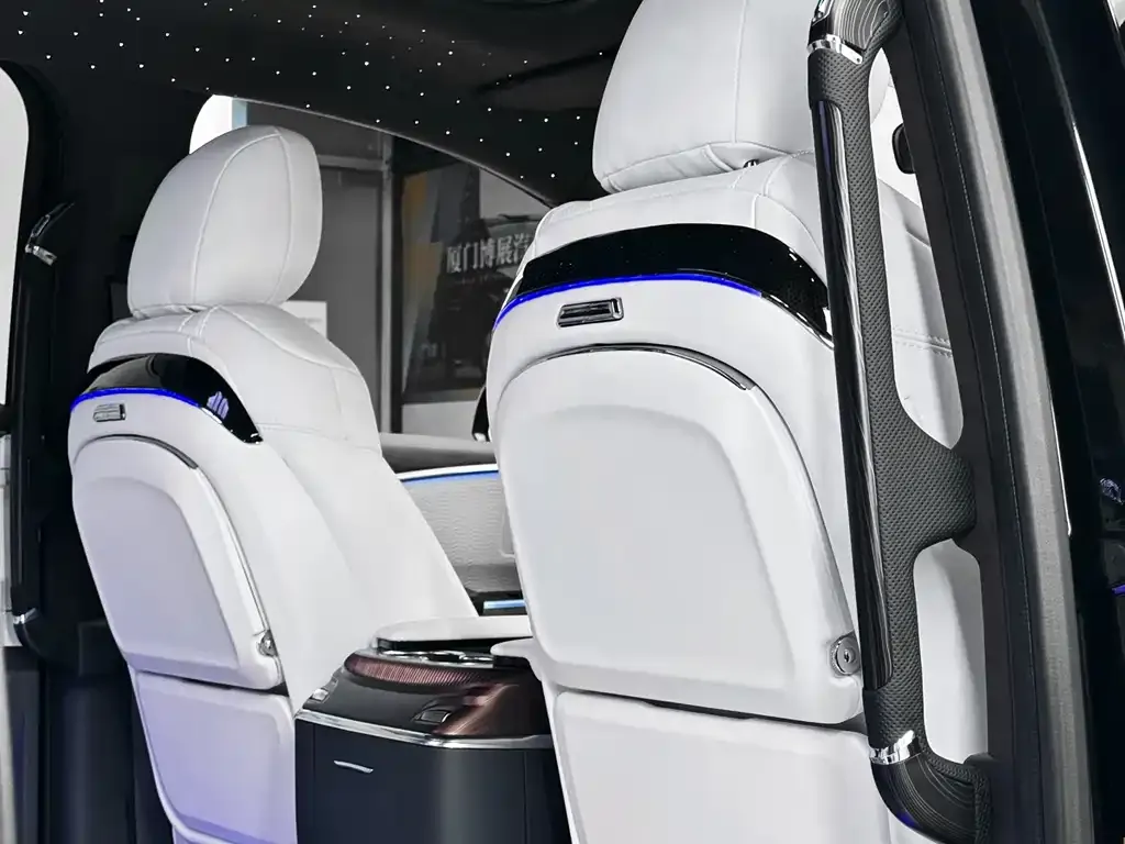 Toyota Granvia — фото 8