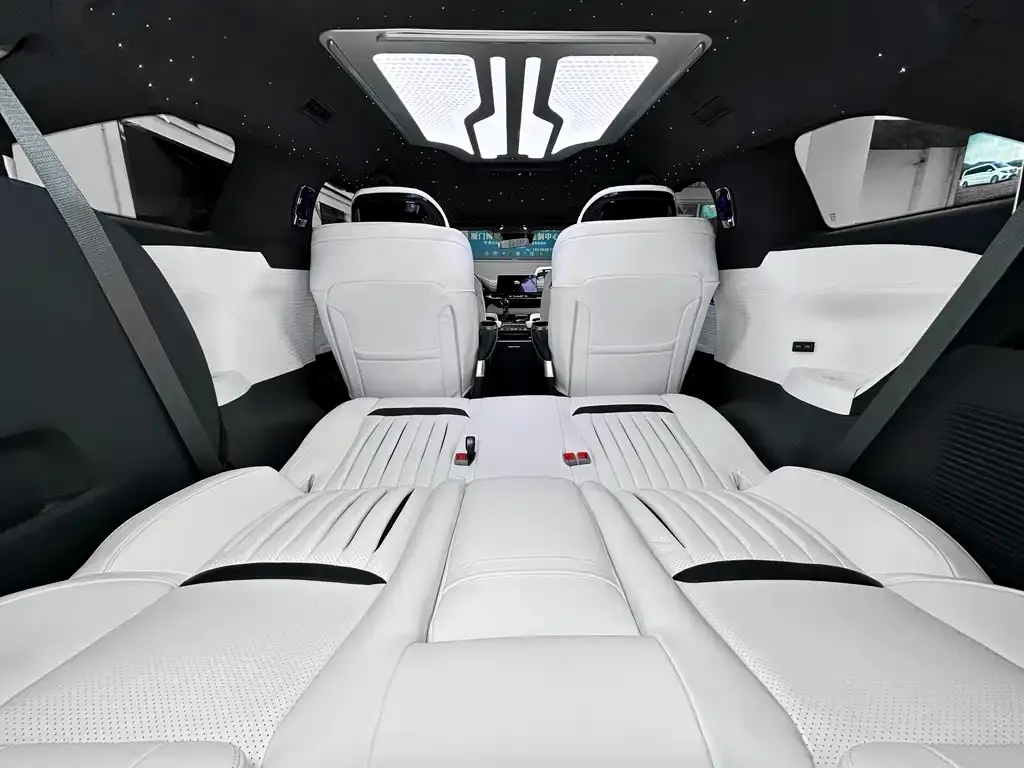 Toyota Granvia — фото 4