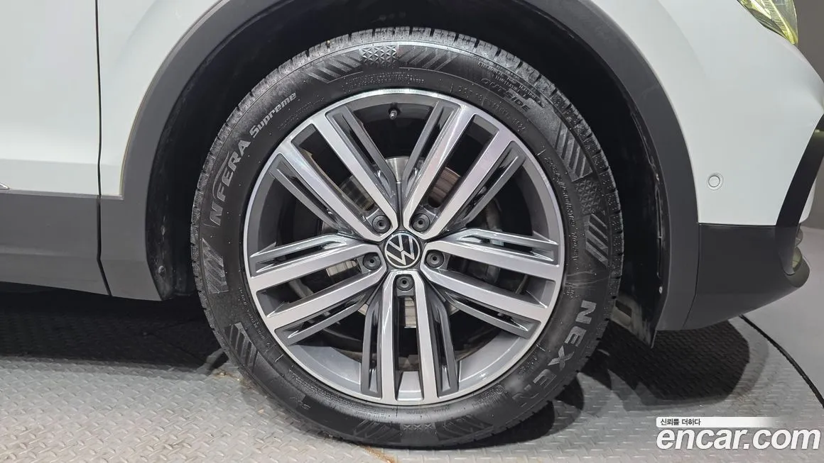 Volkswagen Tiguan — фото 9