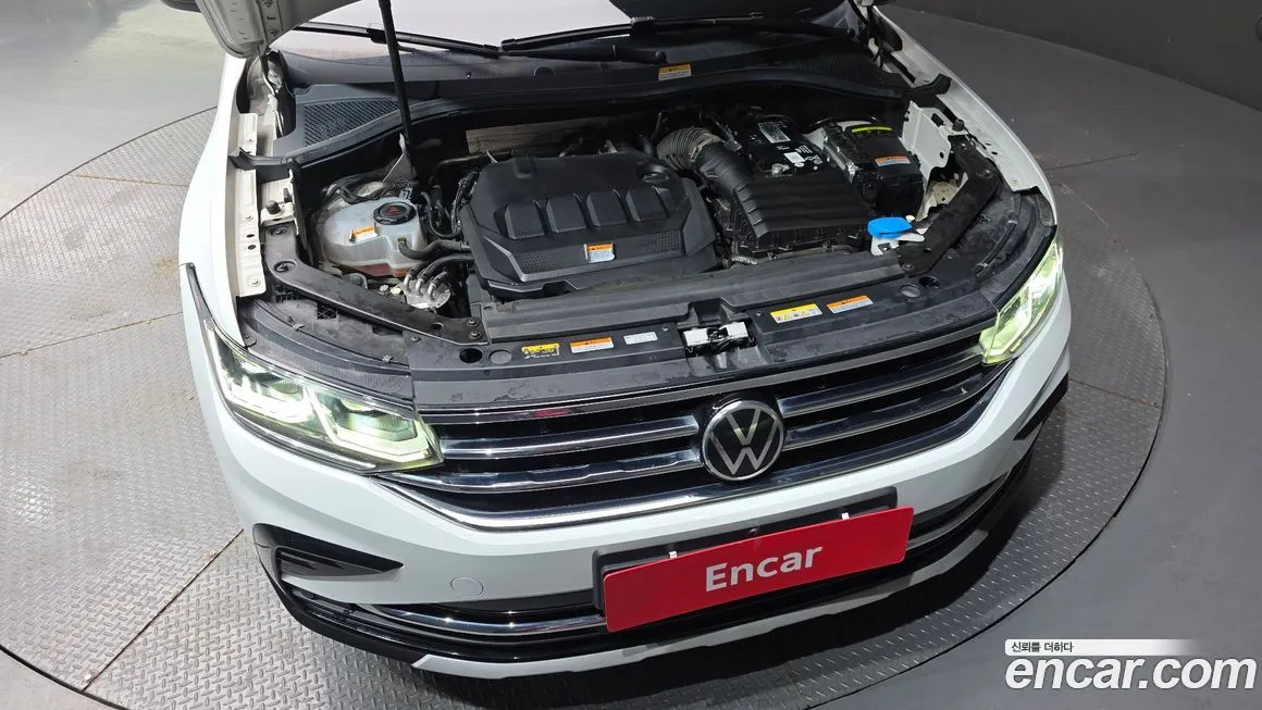Volkswagen Tiguan — фото 10