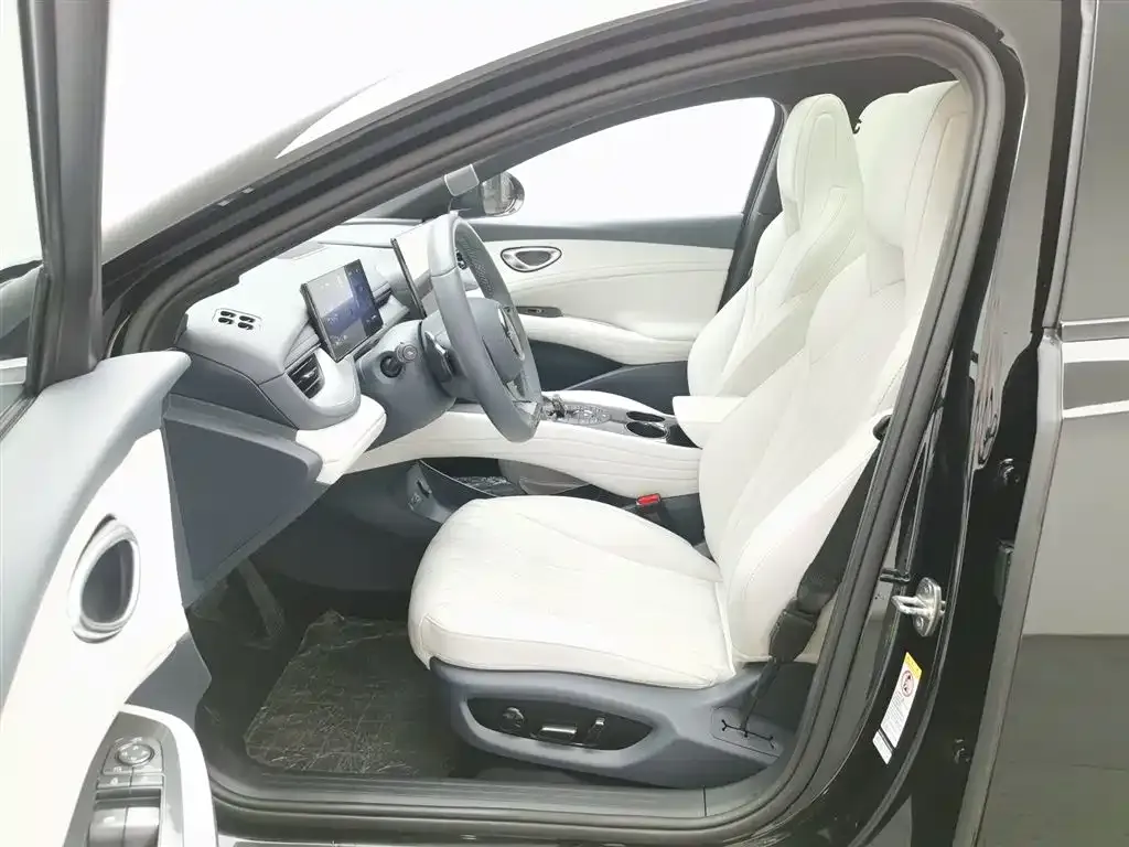 BYD Seal 06GT — фото 10