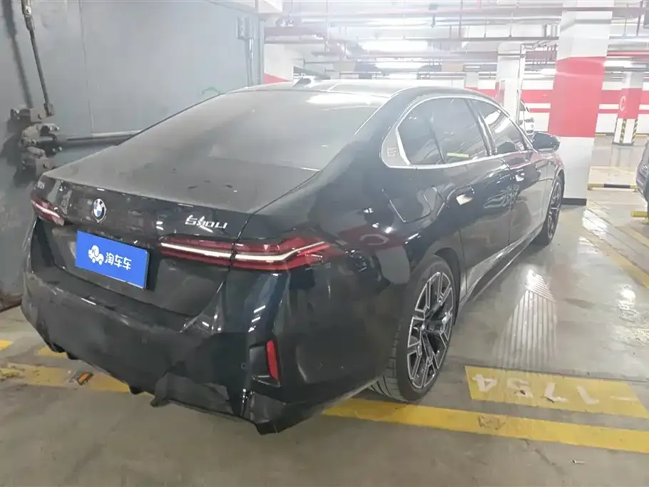 BMW 5 Series 2025 из CN, фото 9