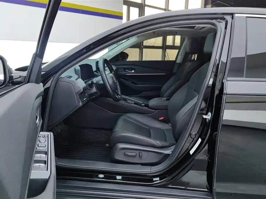 Honda Accord — фото 10