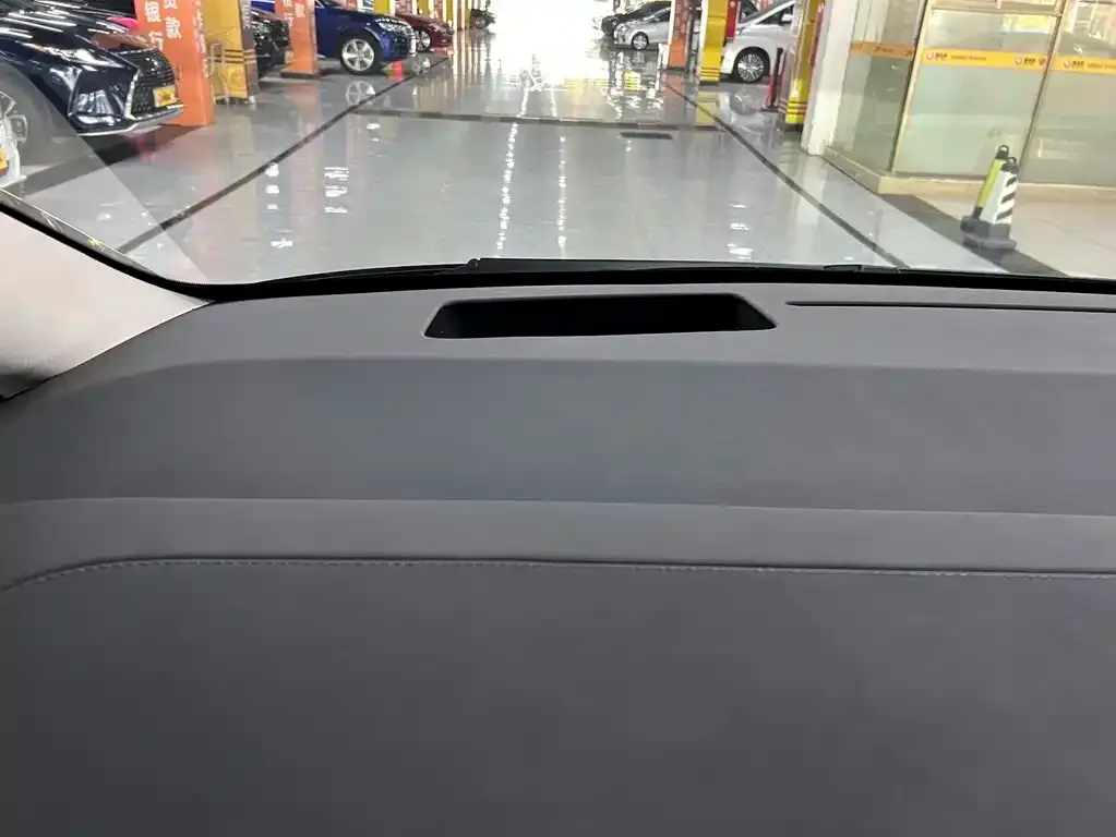 Li Auto MEGA 2024 из CN, фото 2