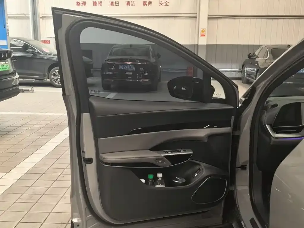 Hongqi Tiangong 08 2025 из CN, фото 9