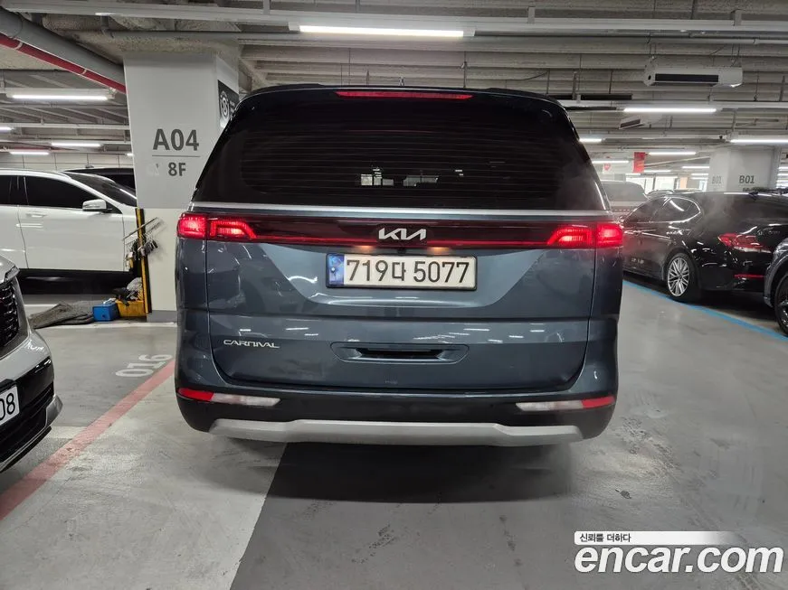 Kia Carnival — фото 10