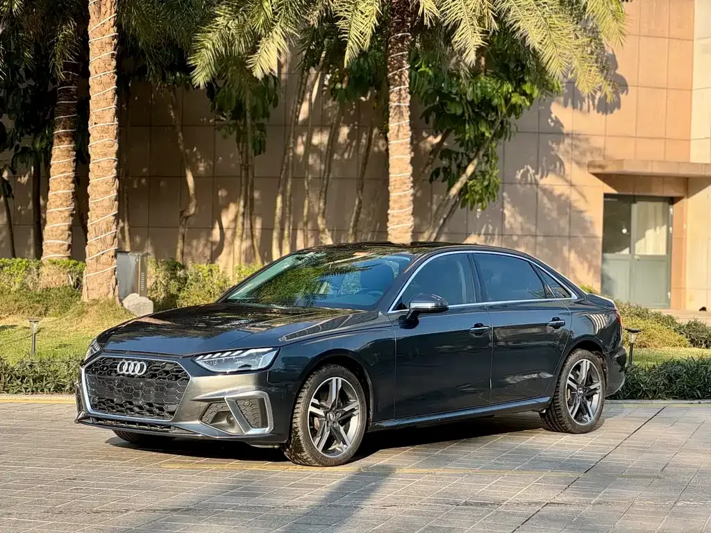 Audi A4L 2022 из CN, фото 1