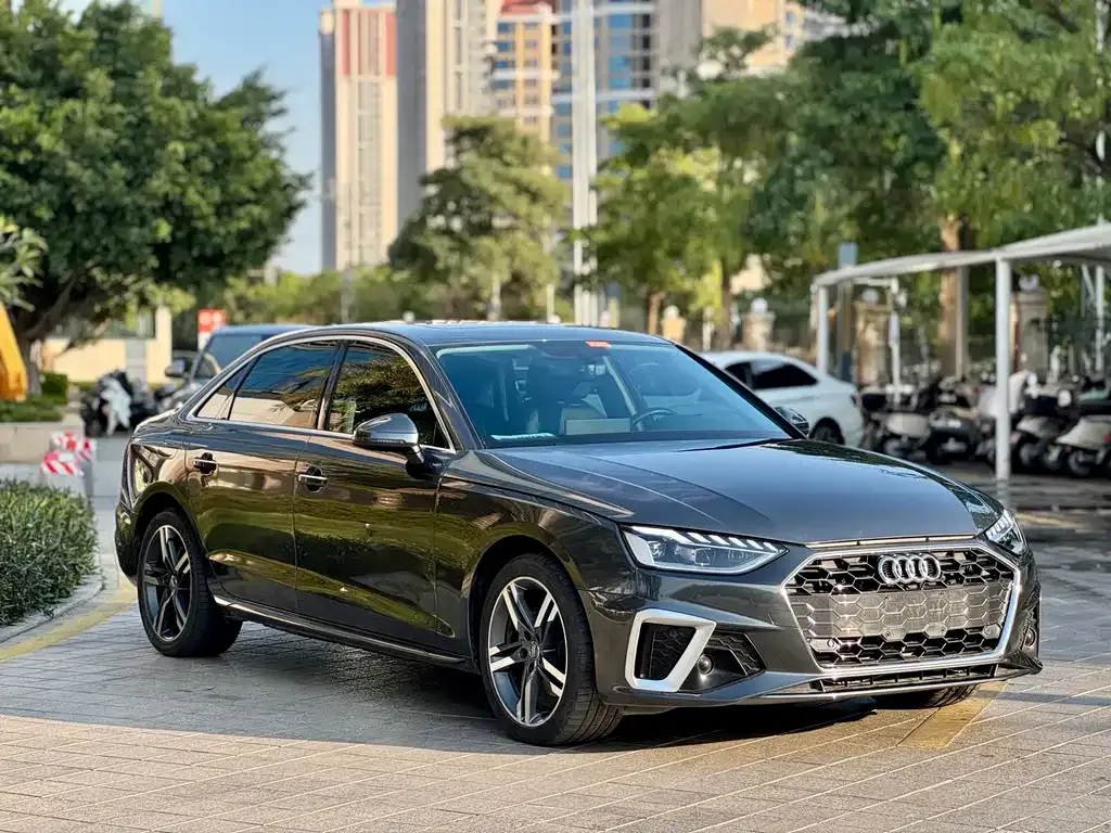 Audi A4L 2022 из CN, фото 4