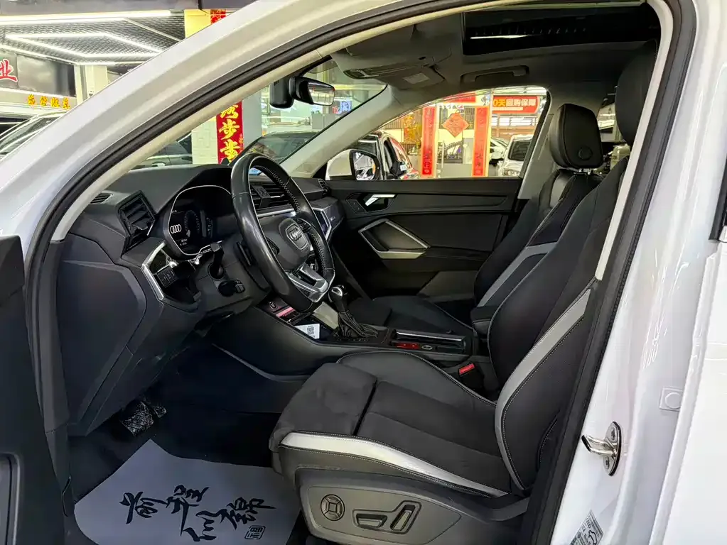 Audi Q3 2021 из CN, фото 3