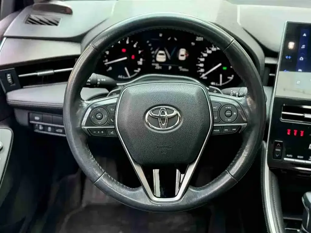 Toyota Avalon — фото 4