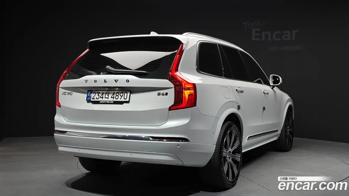 Volvo XC90 — фото 9