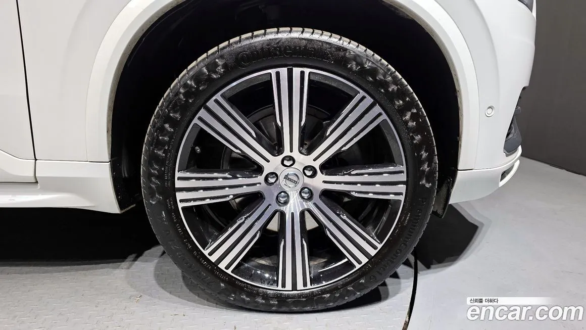 Volvo XC90 — фото 10