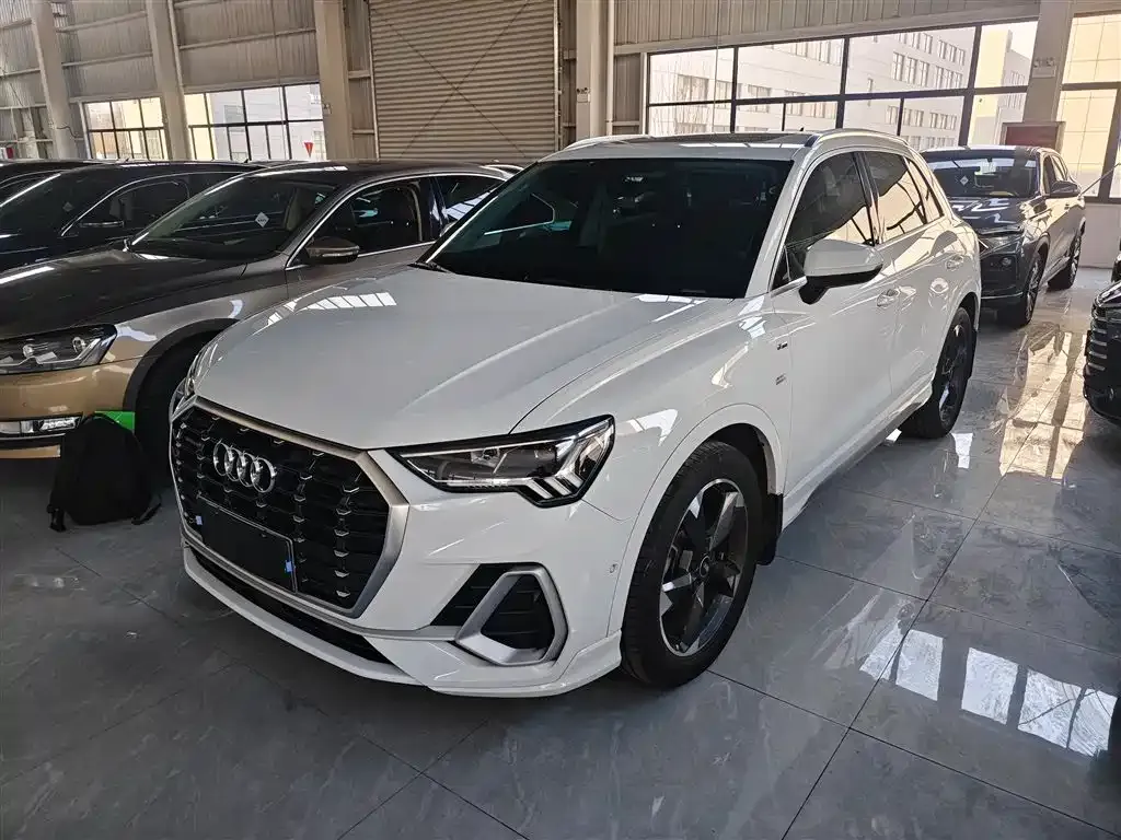Audi Q3 — фото 10