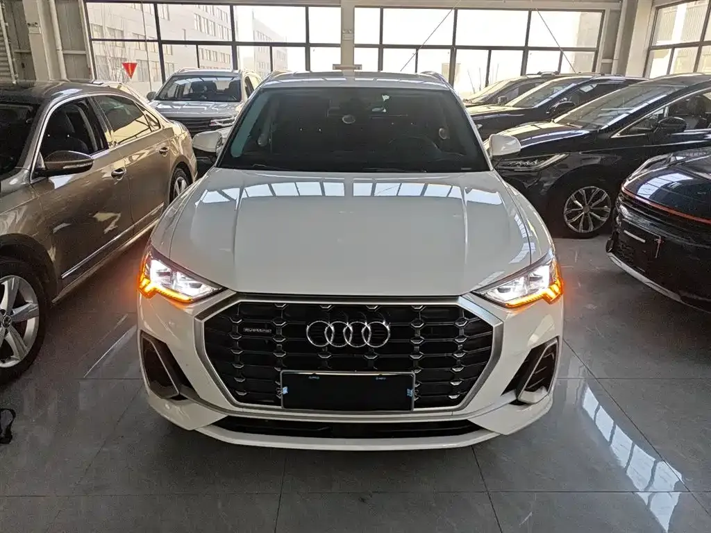 Audi Q3 — фото 5