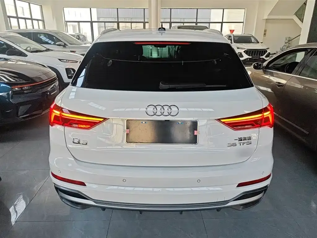 Audi Q3 — фото 6