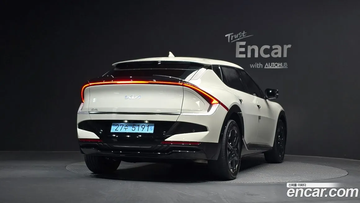 Kia EV6 — фото 8