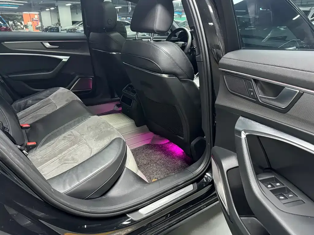 Audi A6L 2022 из CN, фото 10