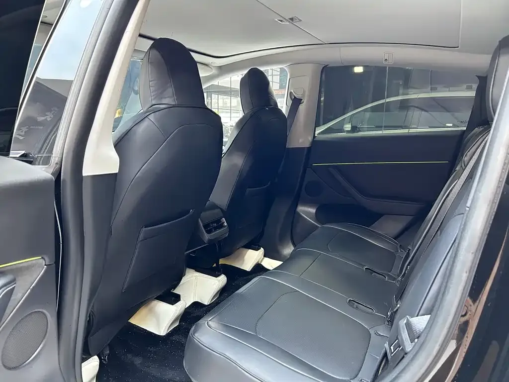 Tesla Model Y 2023 из CN, фото 2