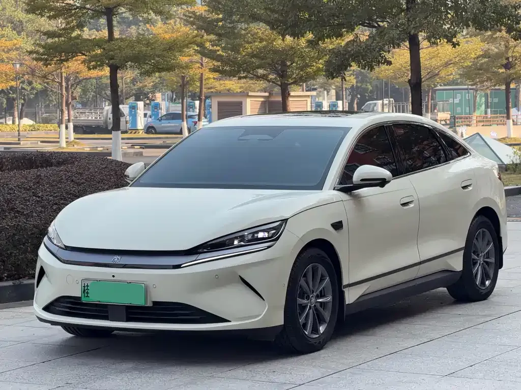 BYD Qin L — фото 1