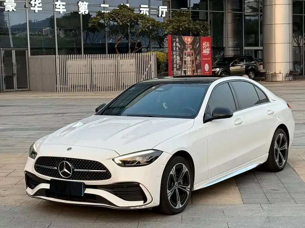 Mercedes-Benz C-Class — фото 1