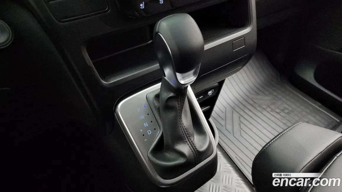 Hyundai Staria 2025 из KR, фото 2