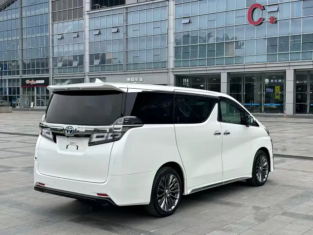 Toyota Vellfire — фото 8