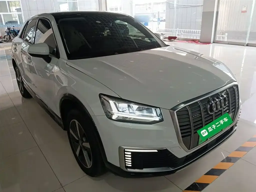 Audi Q2L e-tron — фото 9