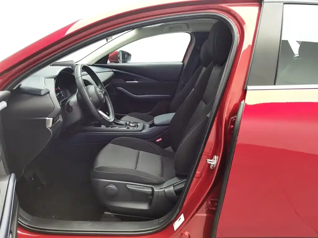 Mazda CX-30 2021 из CN, фото 7