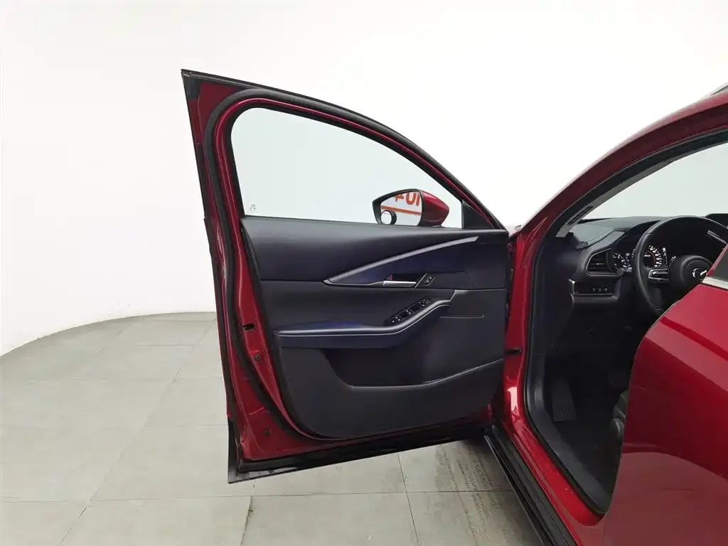 Mazda CX-30 2021 из CN, фото 5