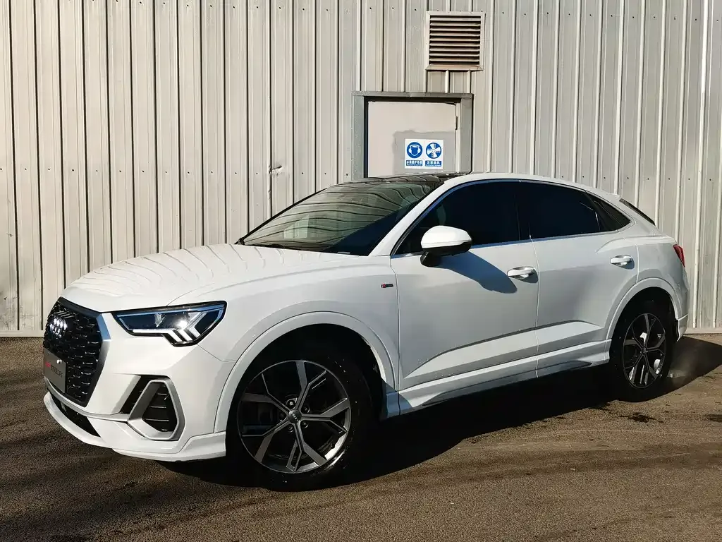 Audi Q3 Sportback — фото 1