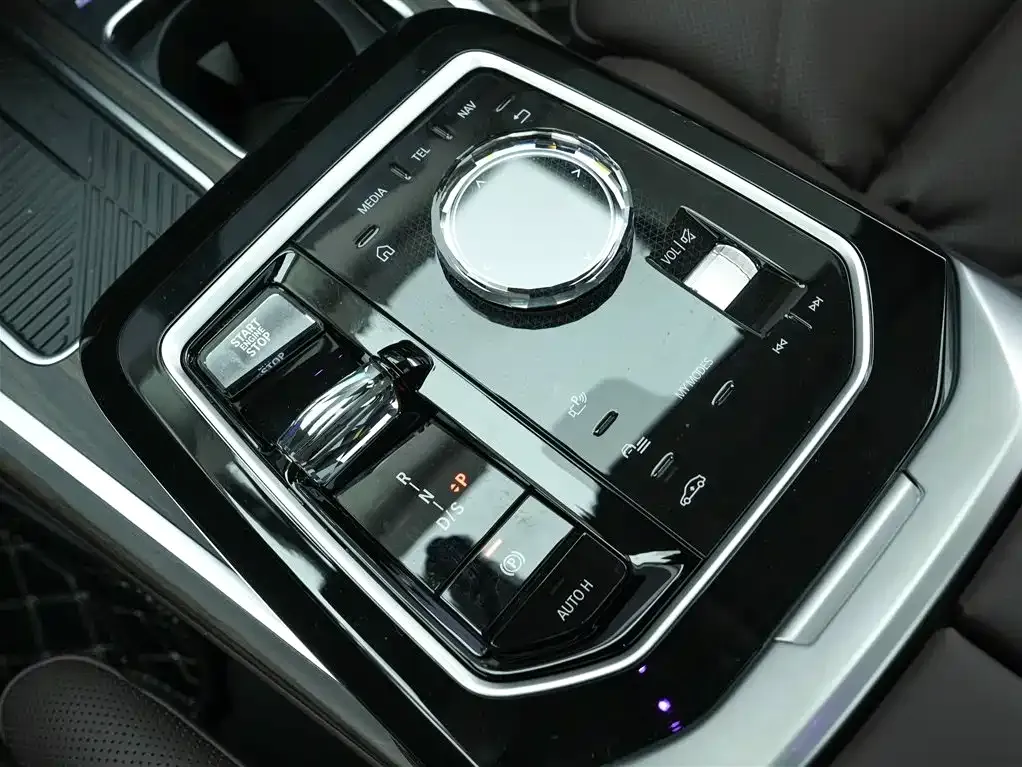 BMW 7 Series 2025 из CN, фото 2