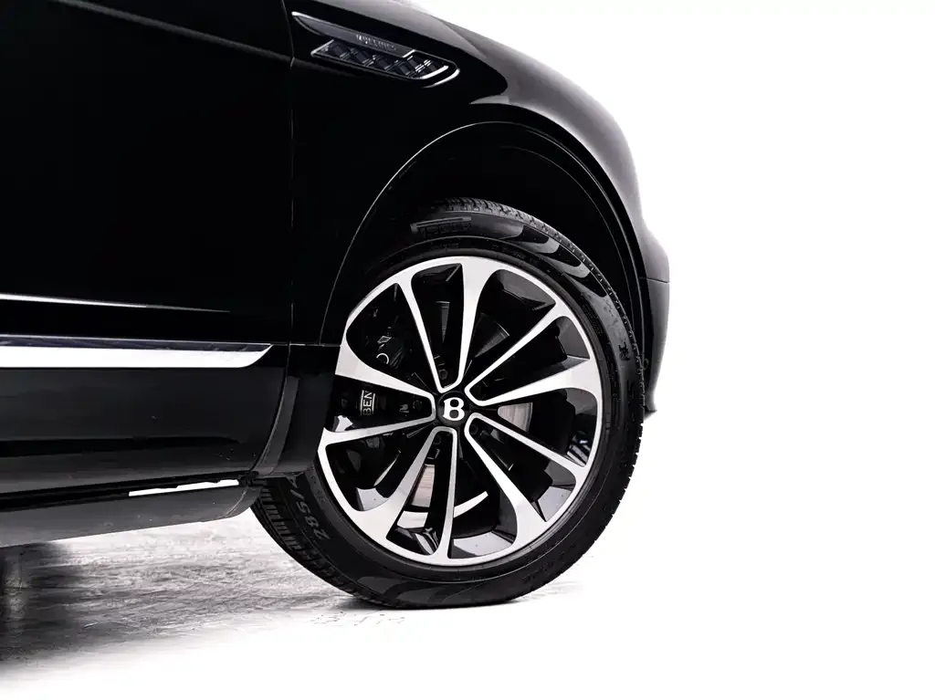 Bentley Bentayga 2021 из CN, фото 7