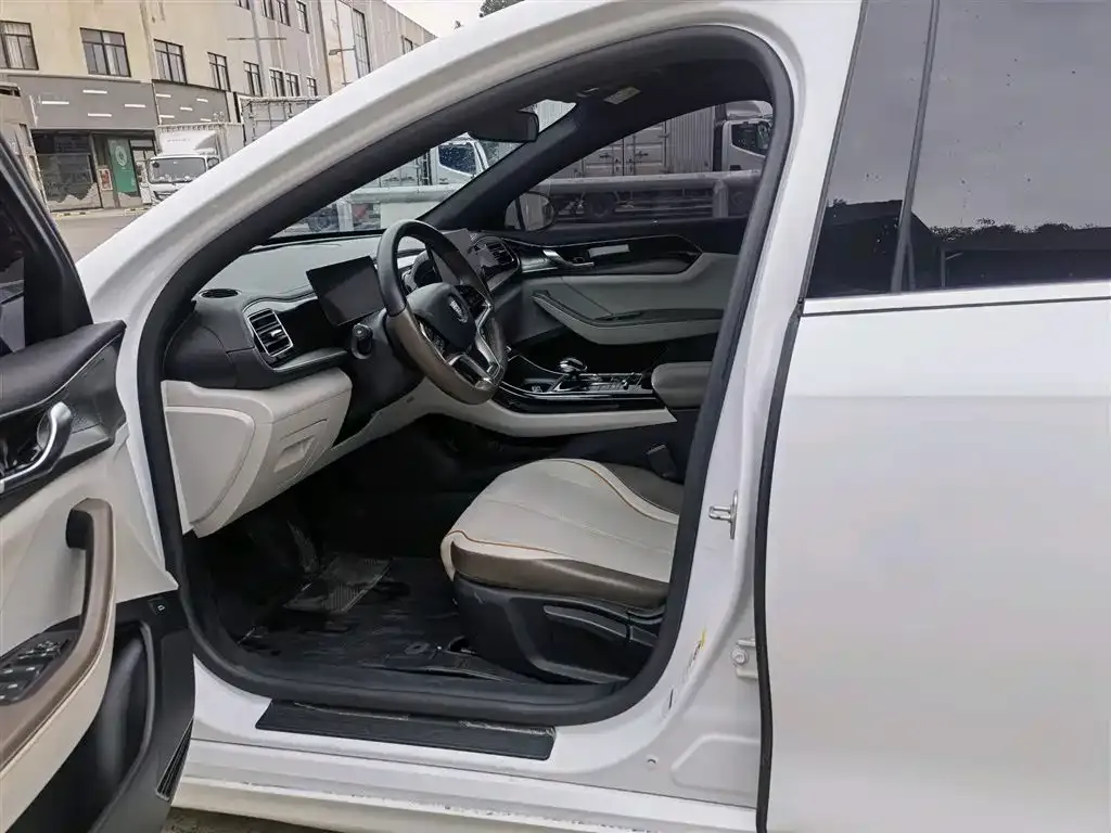 BYD Qin PLUS 2023 из CN, фото 2